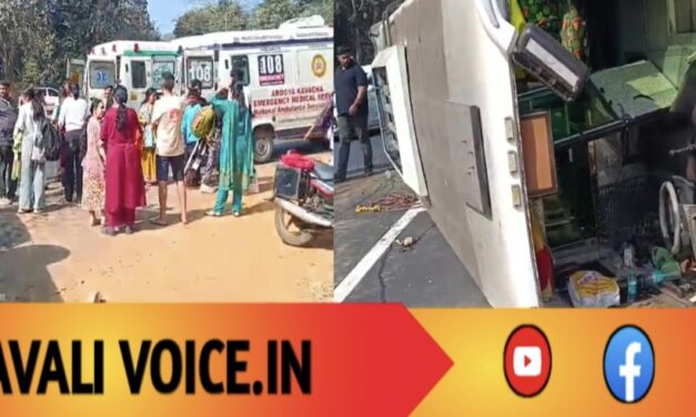 ಅಪಘಾತ: ಮೆಡಿಕಲ್ ಕಾಲೇಜಿನ ವಿದ್ಯಾರ್ಥಿಗಳಿದ್ದ ಟೆಂಪೊ ಟ್ರಾವಲರ್ ಪಲ್ಟಿ