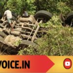 ಡಾಂಬರ್ ರಸ್ತೆ ಬಿಟ್ಟು ಉರುಳಿದ ಸಿಮೆಂಟ್ ಲಾರಿ; ಚಾಲಕ ಬದುಕಿದ್ದೇ ಪವಾಡ!